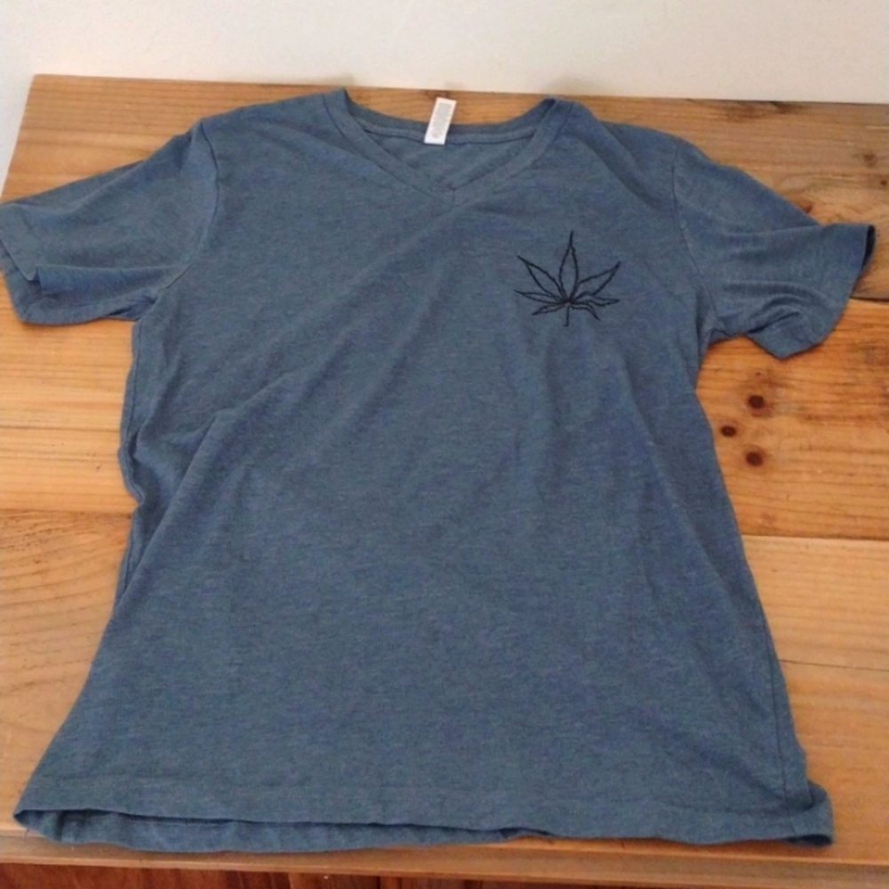 Bella Canvas Pot Leaf V Neck Tee NWOT Size M